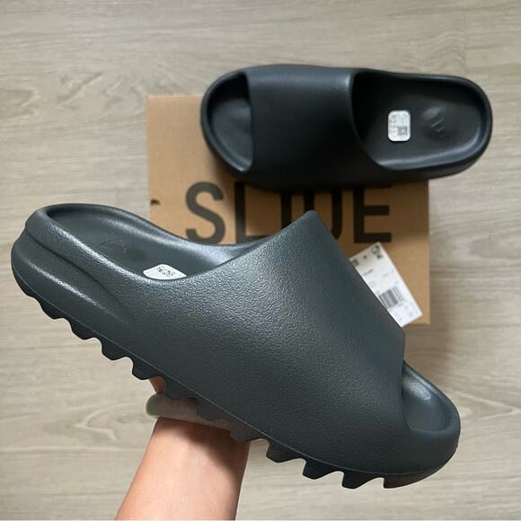 Adidas Yeezy slipper slides dark onyx size 6 - Picture 2 of 12